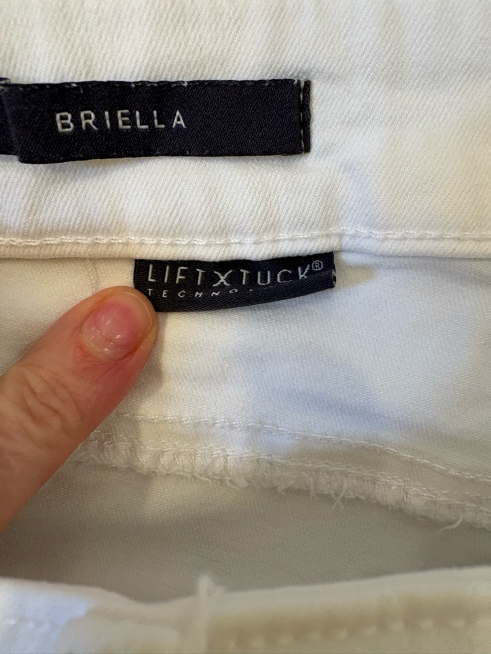 NYDJ White Brielle Denim Shorts. Longer leg. Size 12 - Picture 8 of 12